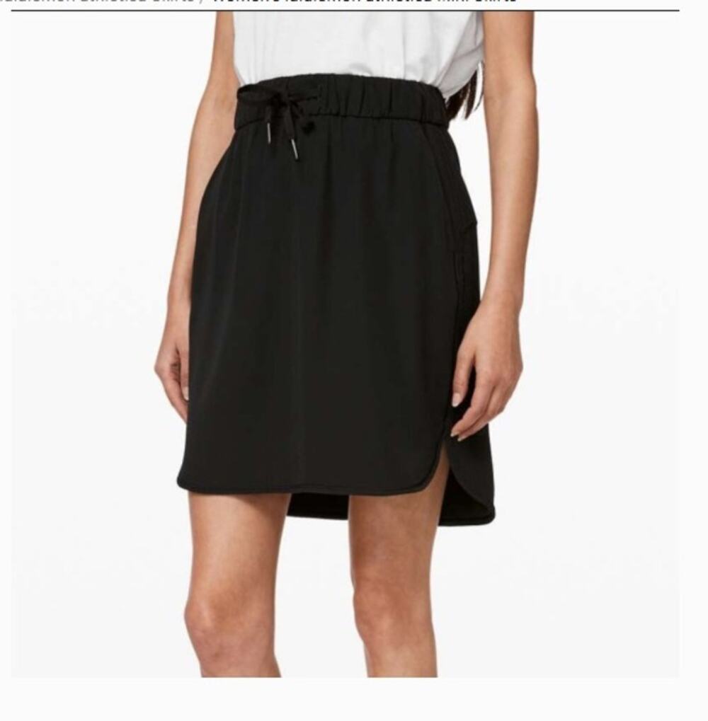 Lululemon Sz 4 Women's ON The Fly Skirt Woven Black Travel Sporty